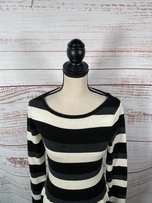 Vince Camuto Women's Long Sleeved Striped Sweater Dress Black/White Size S