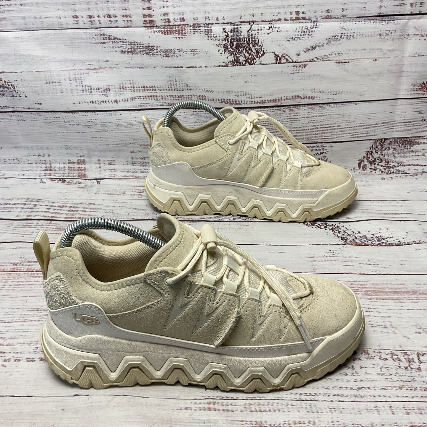 Ugg CapTrail Beige Low Suede Sneaker Shoe Women Size 7