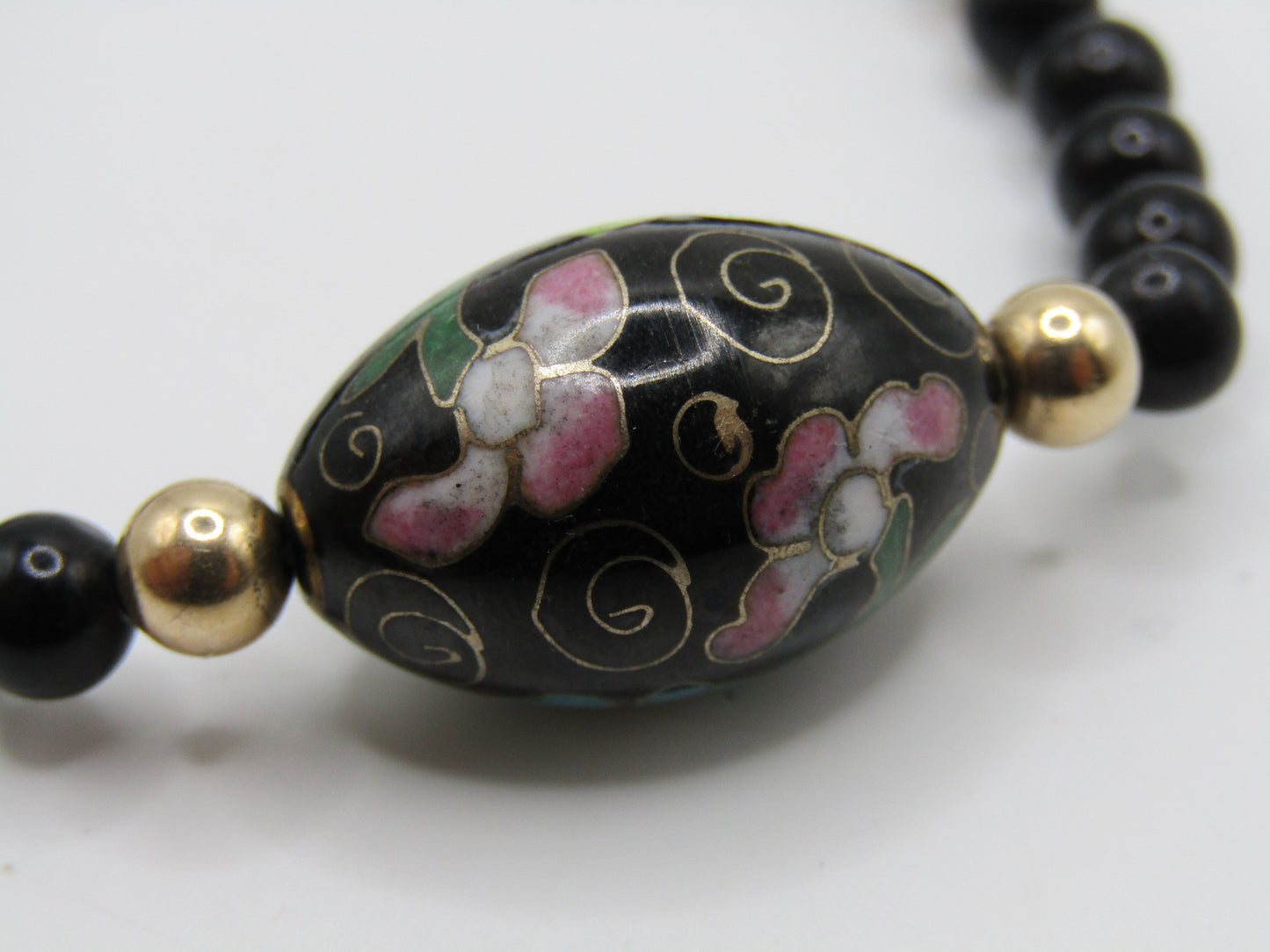 14 1/4" 14k Yellow Gold Beaded Floral Enamel Pendant Necklace