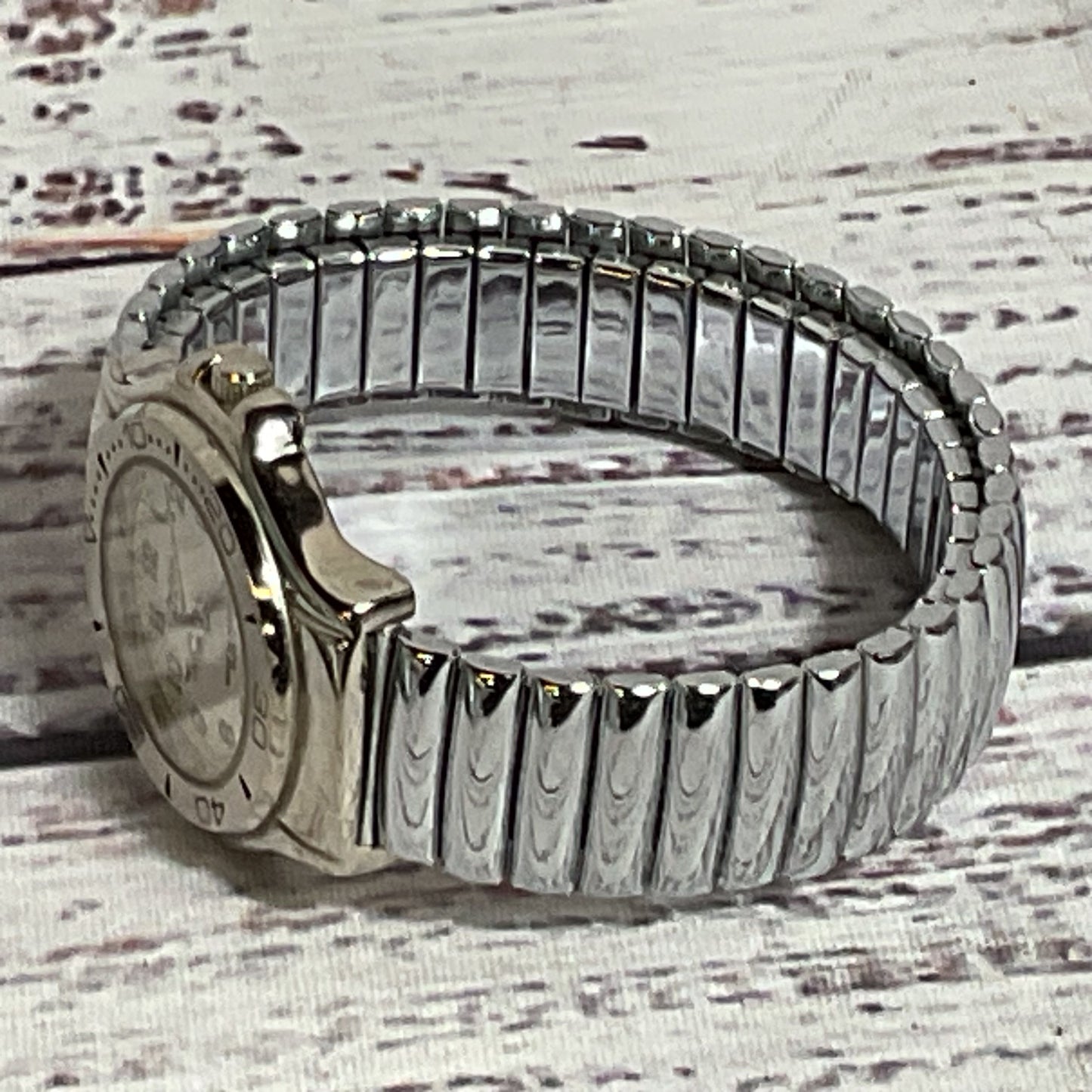 AMITRON 25/6053 Pro All Sport Women's Silver Tone Watch- NEEDS BATTERY