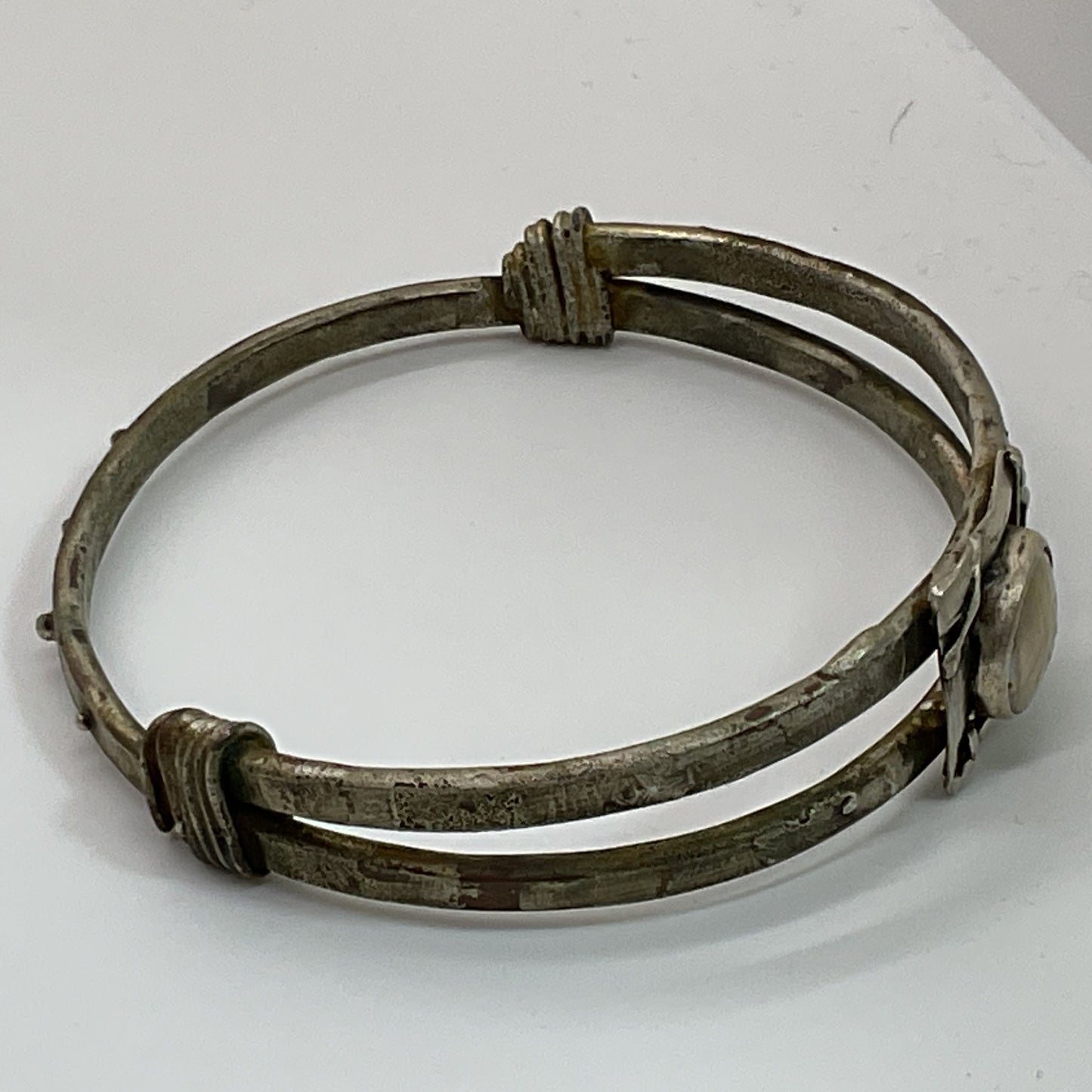 VTG. Signed Silver Plated Brutalist Bangle Braceet- 7.75"