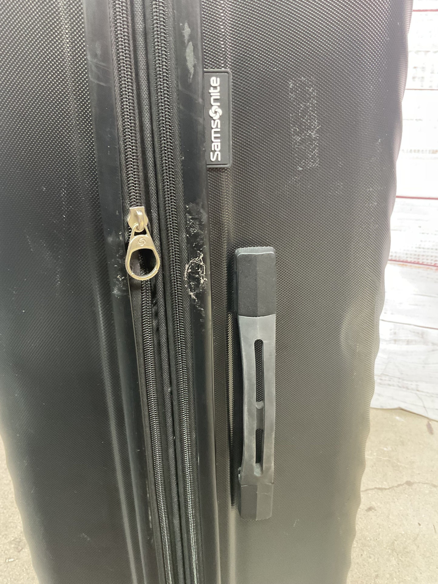 Samsonite Black Expandable Hard Shell Roller Suitcase
