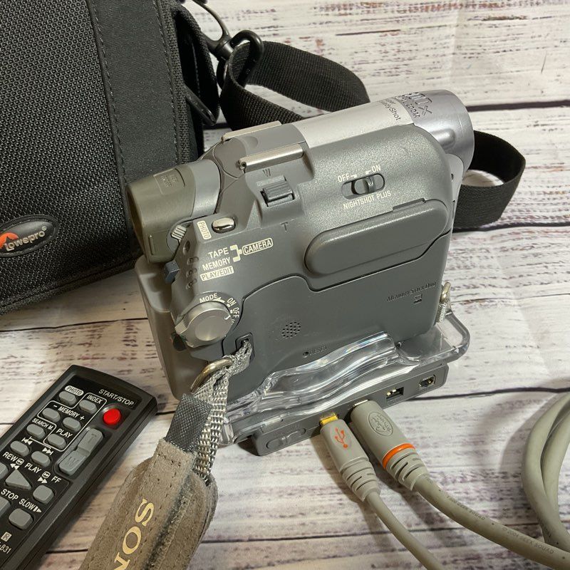 SONY DCR-HC32 Handycam Mini DV Camcorder Video Camera- FOR PARTS- NO CHARGER