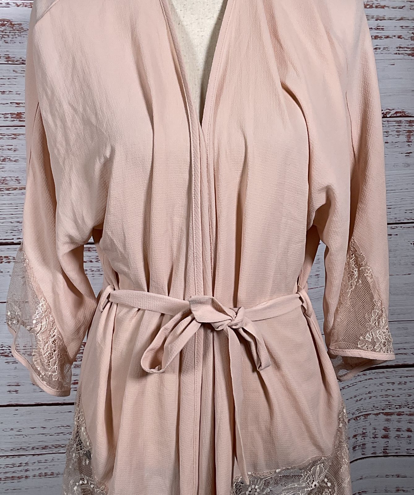 Only Hearts Shall Venice Short Lace Hem Robe Pink S