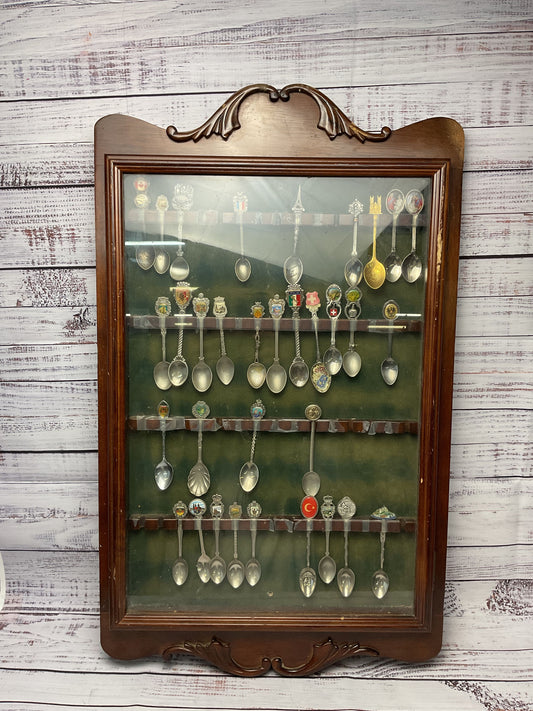 Bombay Company Souvenir Spoon Case 33 Spoons Travel Europe France