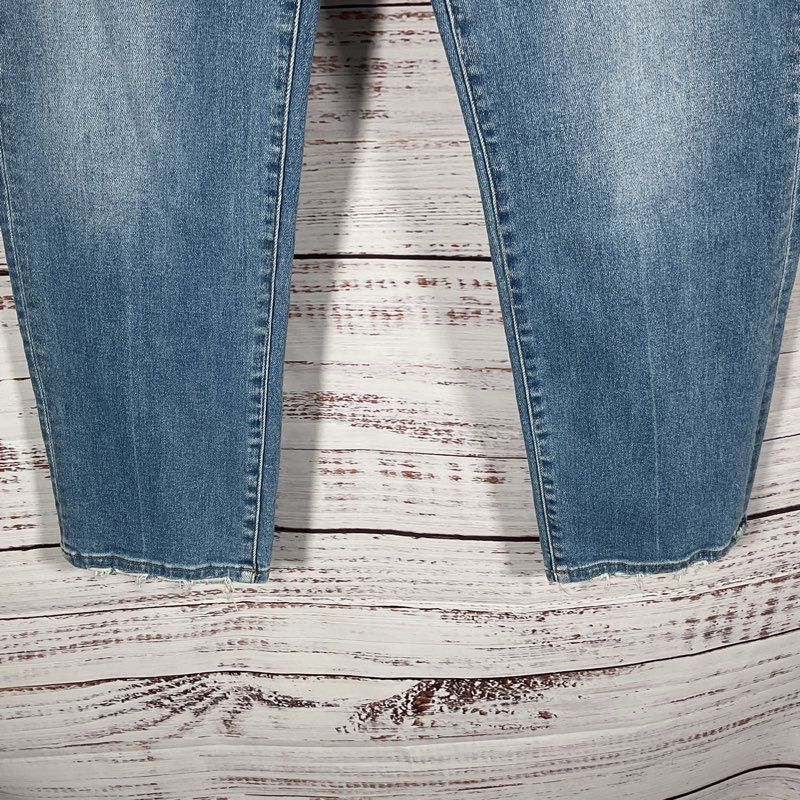 NWT Vervet Blue Lauren Distressed Medium Wash Tapered Straight Leg Jeans Size 31