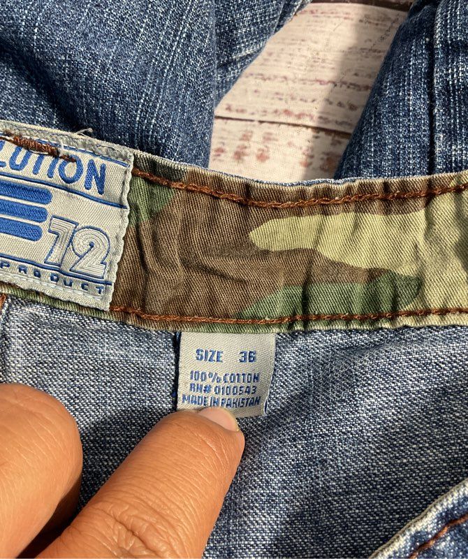Vintage Evolution Men's Blue Denim Distress Green Camo Size 36 Cotton