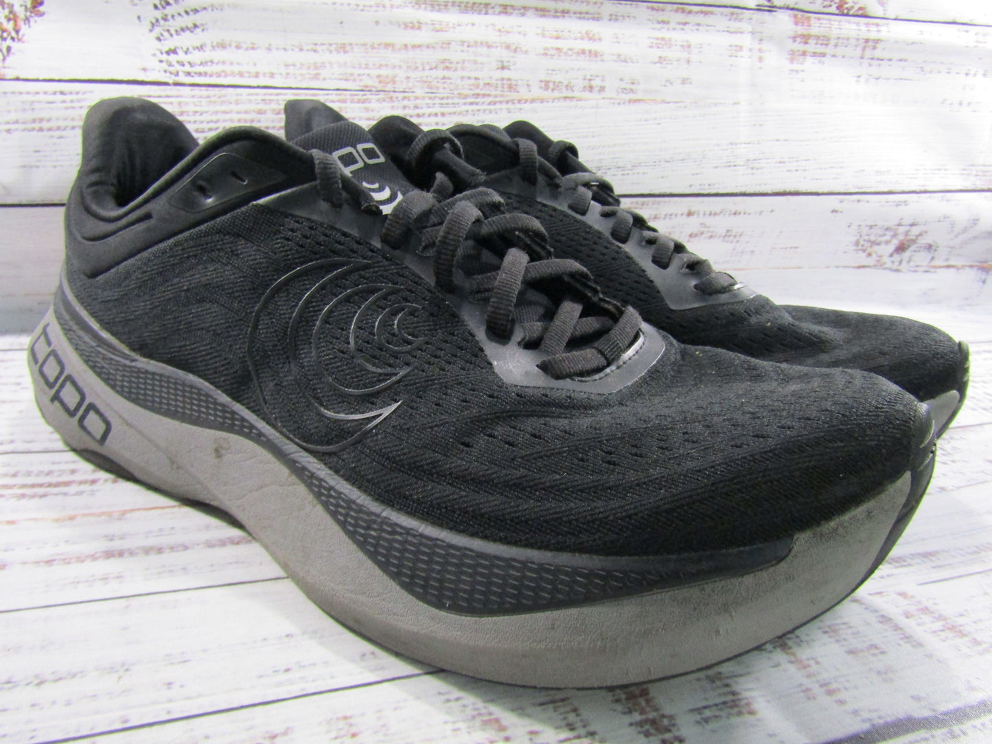 Topo Athletic Aura Men's Black Running Shoes Size 11.5