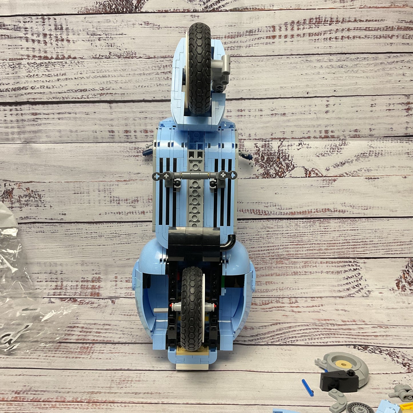 Lego Icons: Vespa 125 (10298) Prebuilt Missing Some Pieces