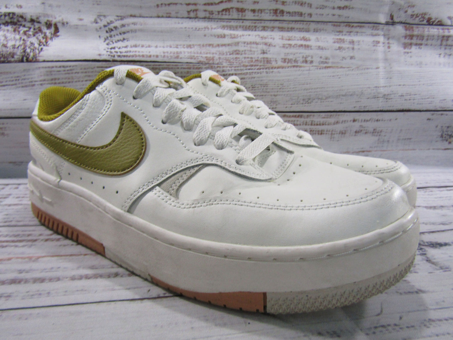 Nike Nike Gamma Force White Athletic Shoe Women 9