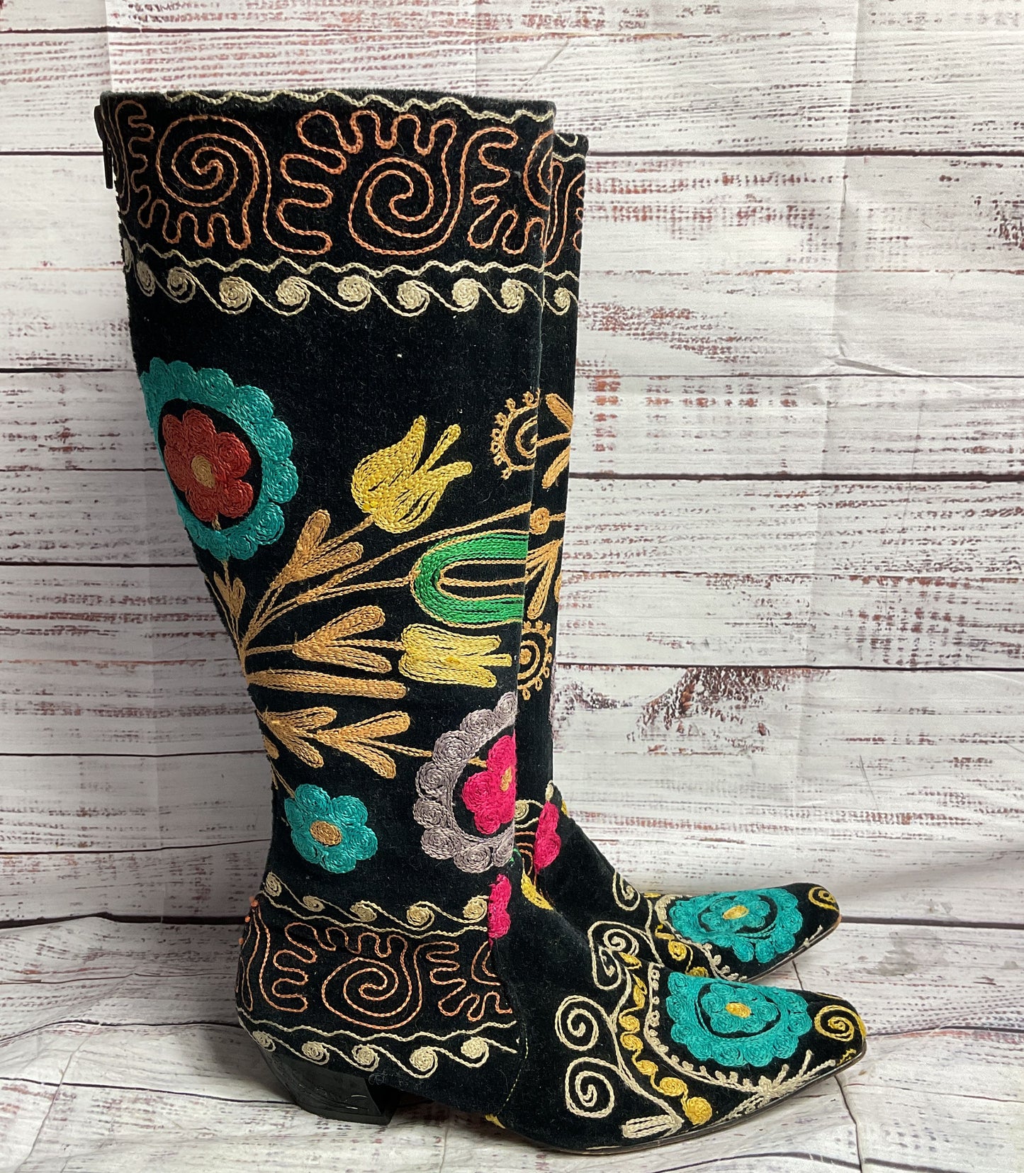 Antique Objet Embroidered Floral Boots Multicolor 39