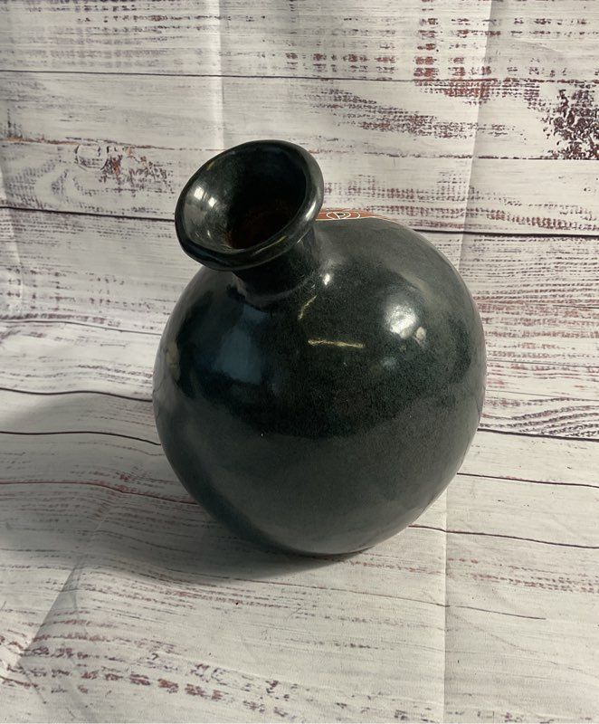 Pedro Guerrero Signed Pottery Vase 8" Made In San Juan De Oriente Nicaragua
