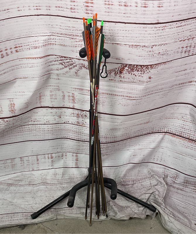 PSE Archery Heritage Series Razorback Bow & Arrows