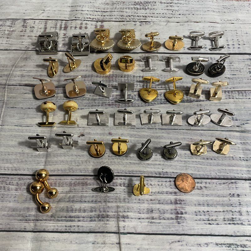 Mixed Lot of 21 Unbranded Metal Cufflink Costume Jewelry Sets + 2 Stray Links