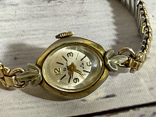 VTG. HELBROS Women's Gold Tone Stretch Band Watch
