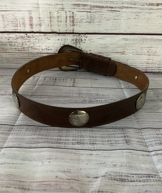 Women's Vtg Streets Ahead Brown Leather Belt with silver round hardware Size L