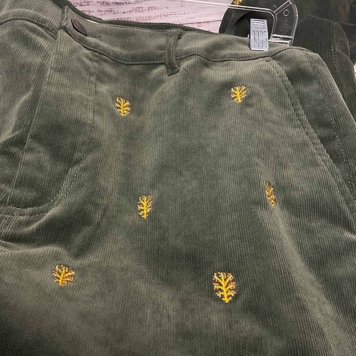 Ann Mashburn Green Embroidered Cord Corduroy Pants - Size 30