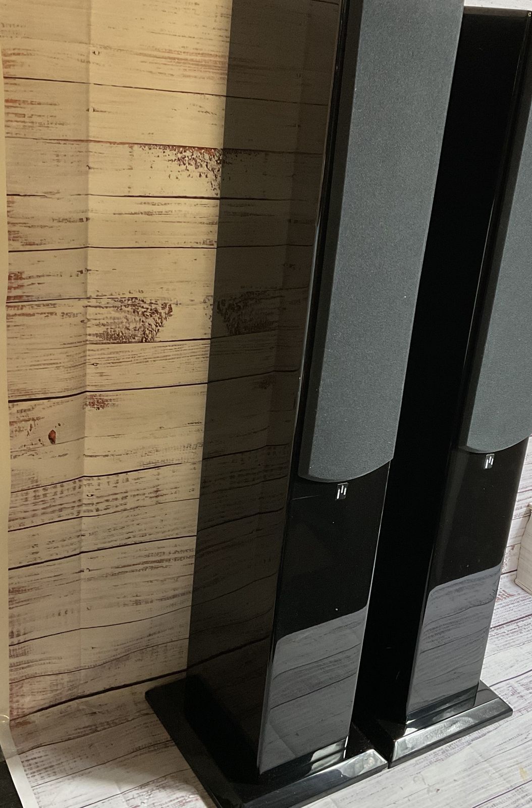 APERION AUDIO Intimus 4T 4" 2-Way Tower Speakers- WORKS GREAT!!!!!