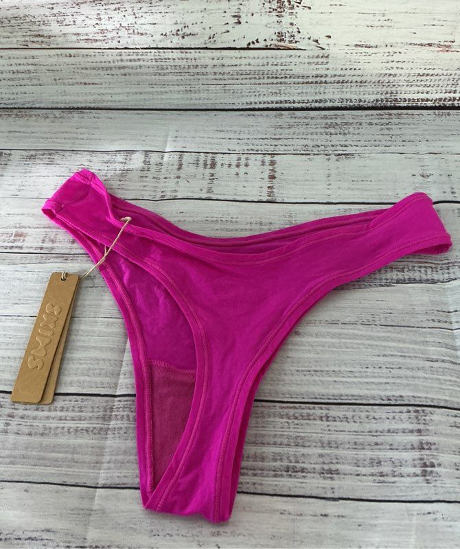 NWT Women's Skims Fuchsia Thong Underwear Size M