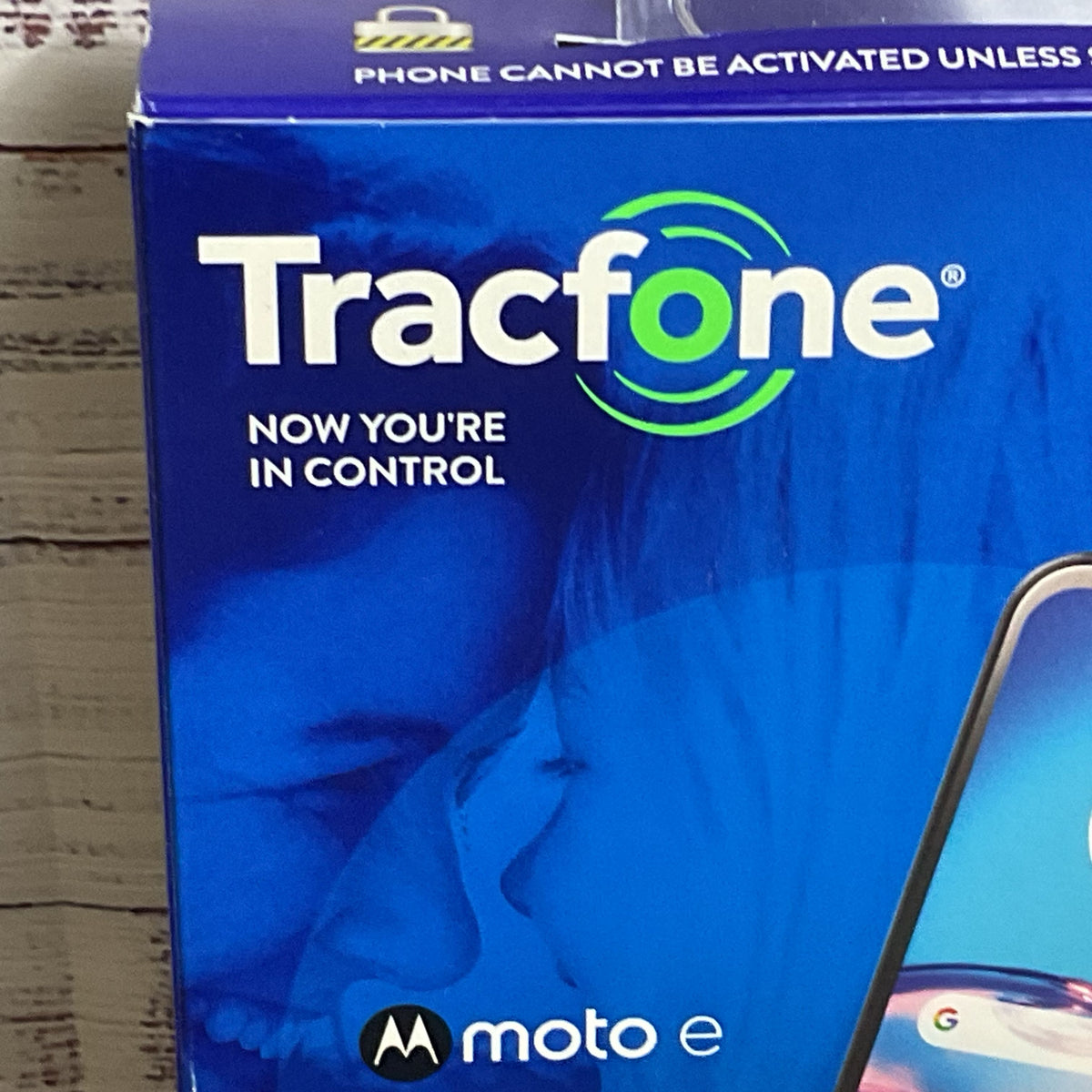 NEW SEALED TRACFONE Moto E No Contract 4G LTE Prepaid Smartphone