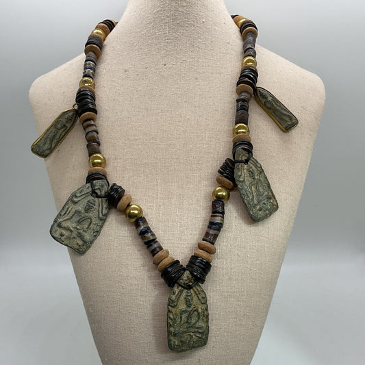 VTG. Thai Buddhist Brass/Metal Diety Figure Amulet Beaded Necklace