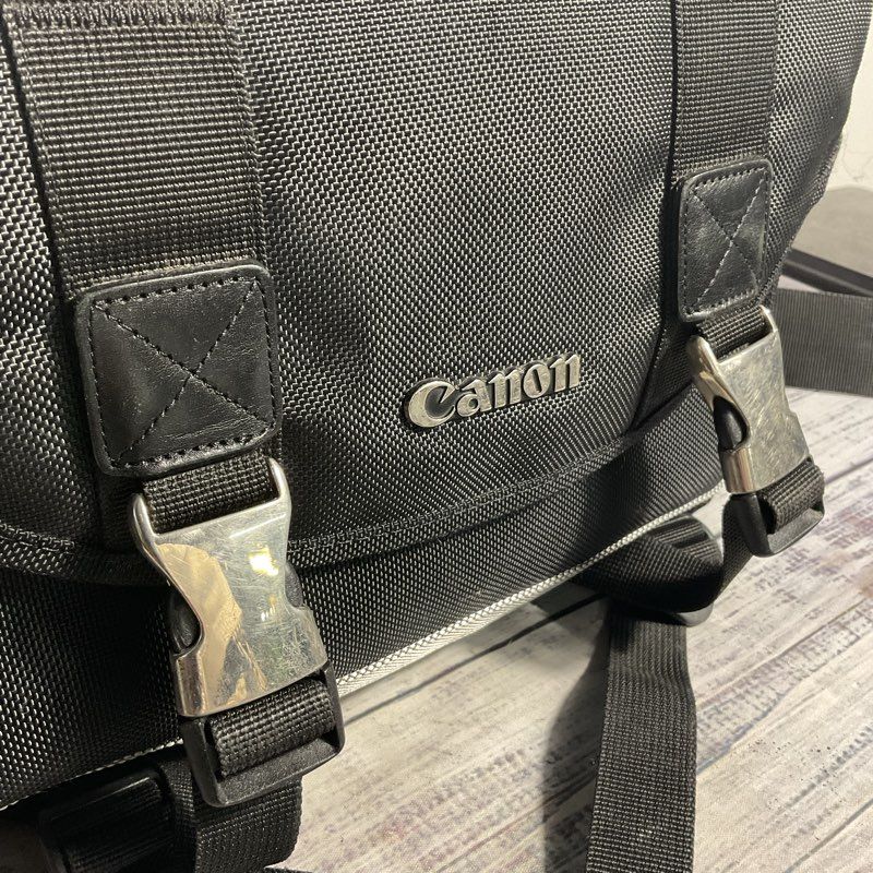 Canon 200DG Deluxe Black/Silver Gadget Bag Shoulder Strap Camera Bag - Size OS