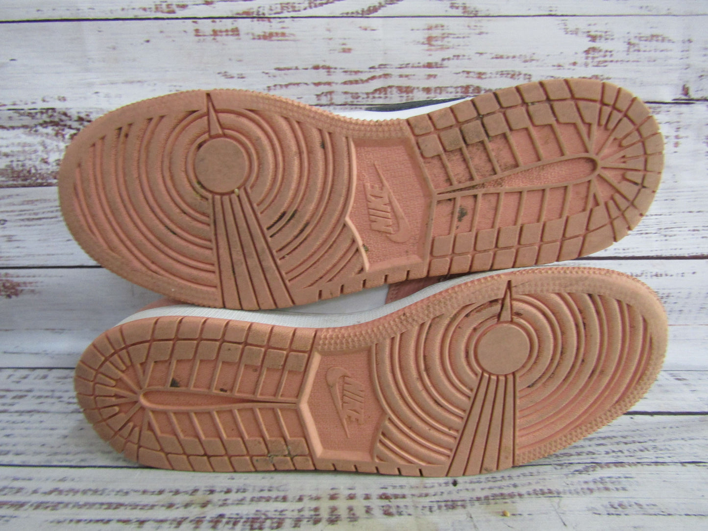 Nike Air Jordan 1 Girl's Pink Quartz Mid-Top Sneakers Size 7 Y 555112-603