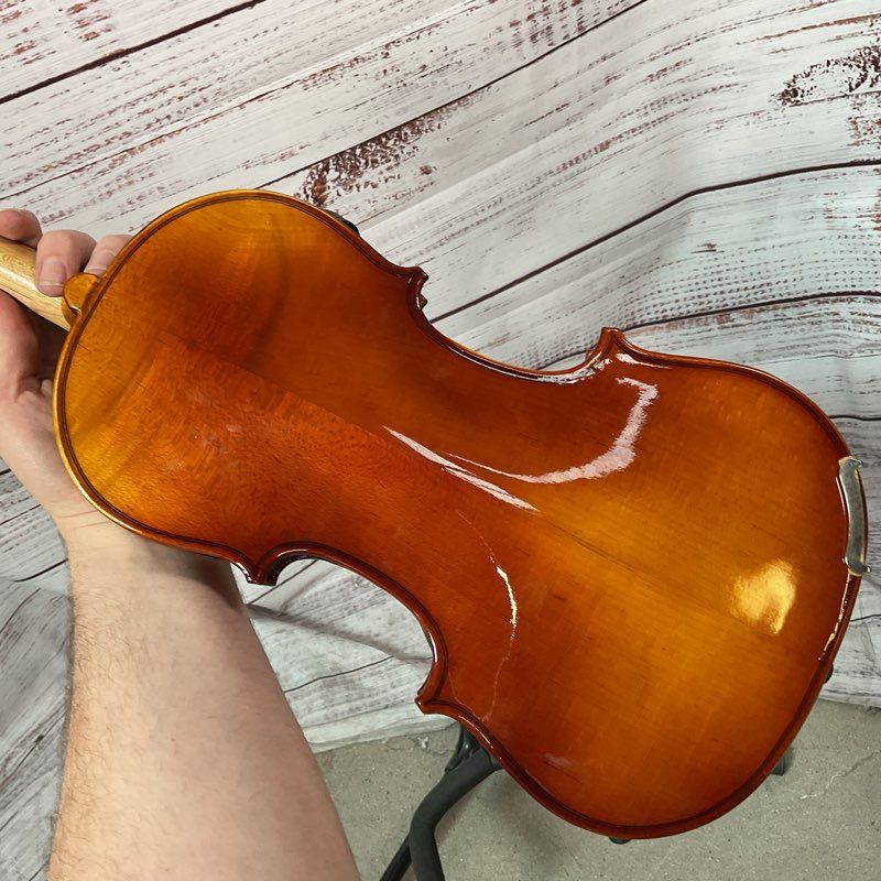 De Villlier VN343 Violin w/ 2 Bows & Accessories in Damaged Blue Case