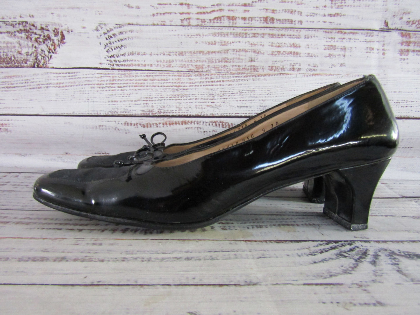 Salvatore Ferragamo Women's Black Leather Pumps Size 9.5 AAA Made in Italy