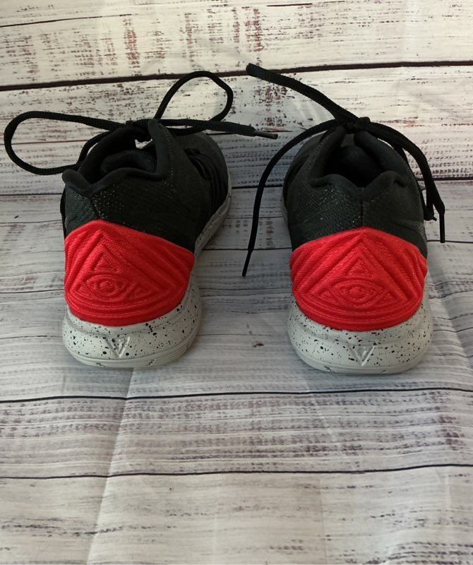 Unisex Kids Nike Kyrie 5 Basketball Black W/red Sneaker Size 7Y