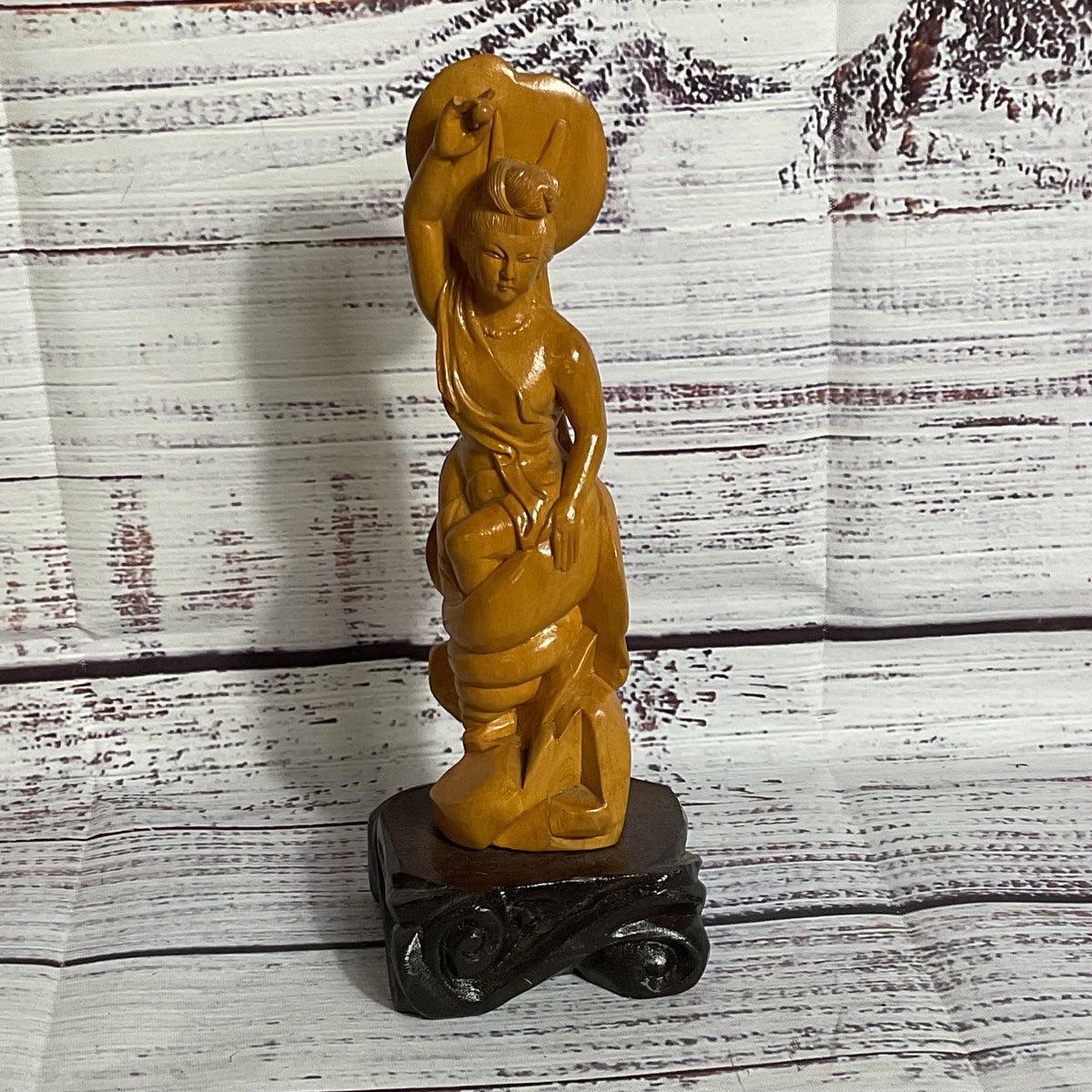 VTG./ANTIQUE Carved Boxwood Chinese Woman with Lily Pad- 7.25"