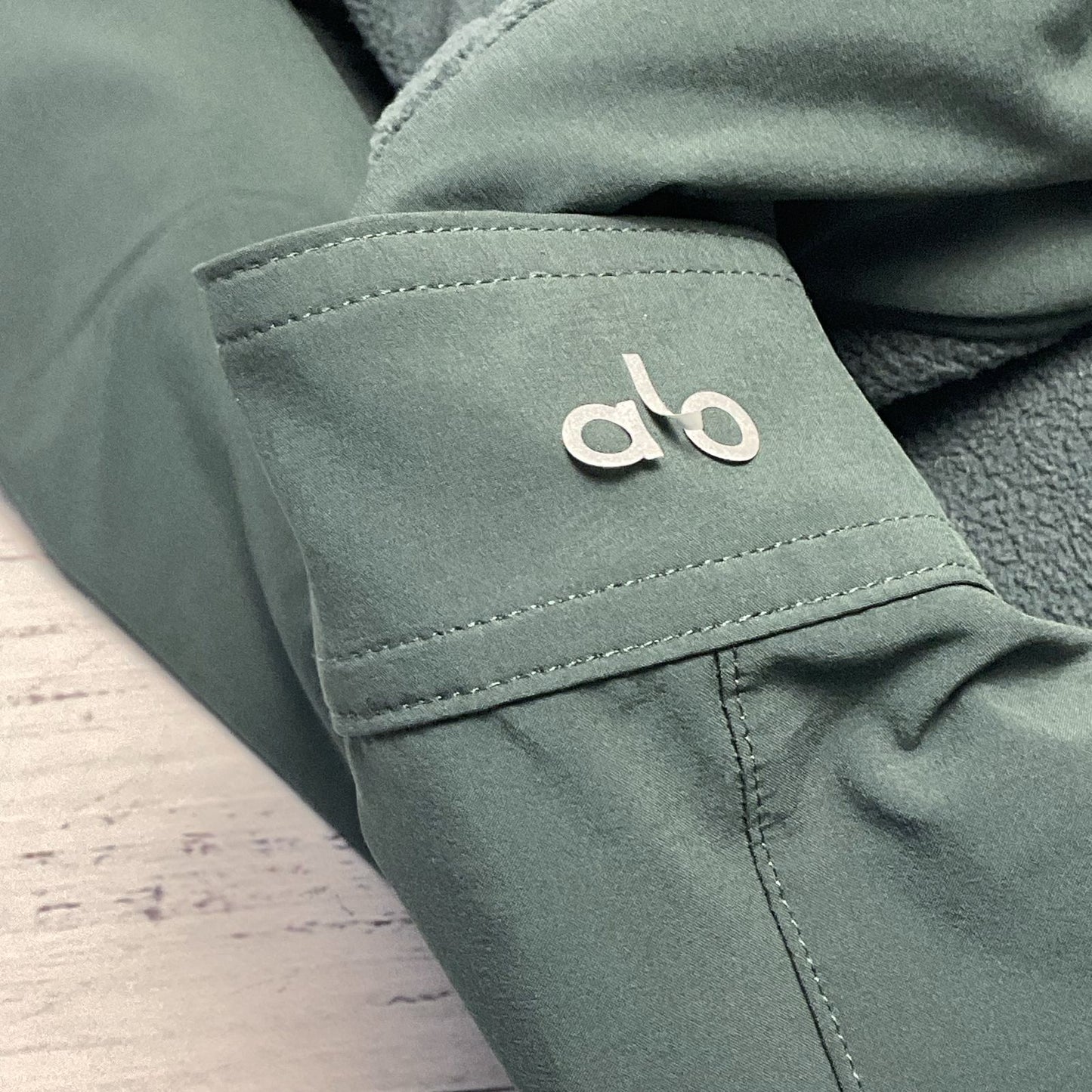 Alo Yoga Polar Fleece Wintry Charcoal Green Pants - Size S