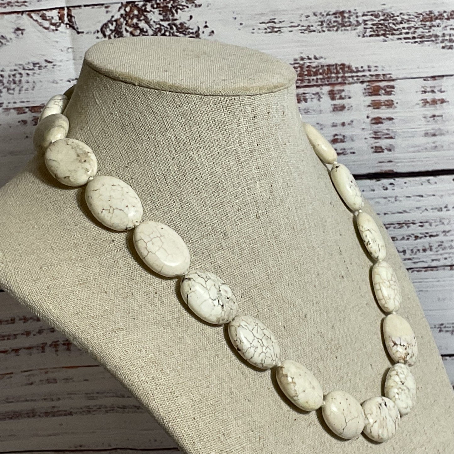 24.5mm Magnesite 22" Beaded Necklace