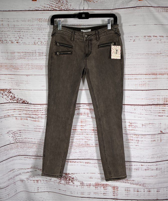 NWT Women's Free People Skinny Jeans w/ front zippers Size 26