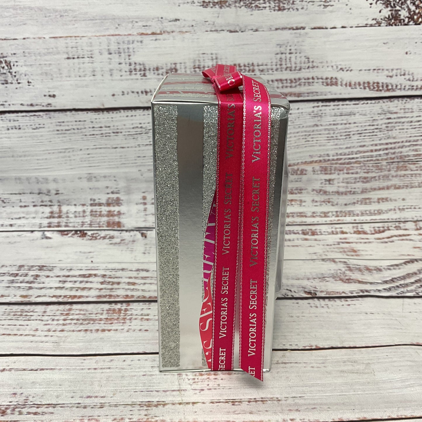 Victoria's Secret Bombshell Holiday Perfume Eau De Parfum 1.7 Oz 50 ml