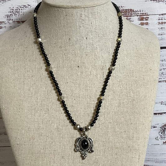 VTG. Sterling Silver Clasp & Pendant Onyx Beaded 18" Necklace