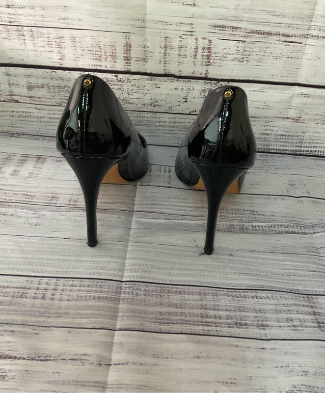 Women's Ted Baker Black Patent Leather Pump Size 40 US 9